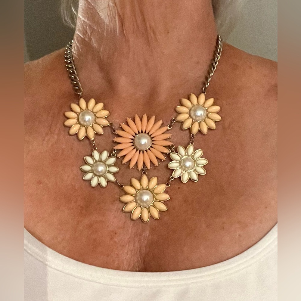 Vintage Floral Festoon Necklace Cream and Coral